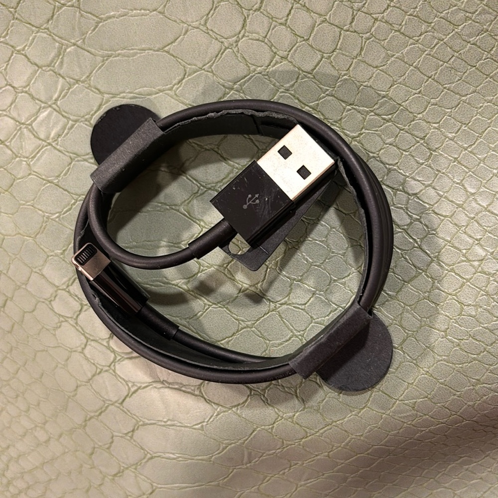 USB - Lightening Cable